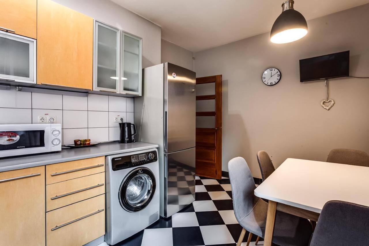 Apartamenty On Knyazya Romana 리비프 외부 사진