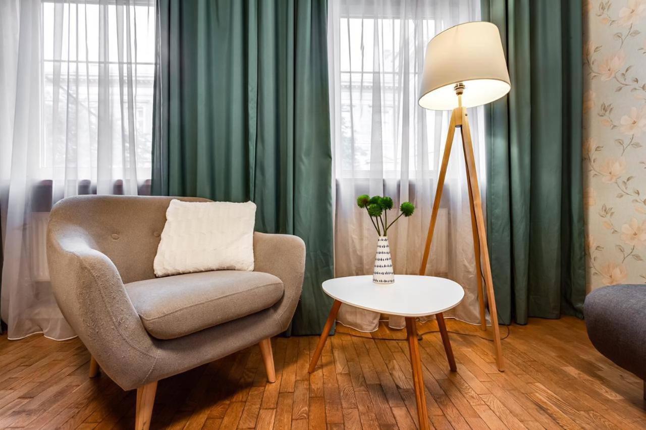 Apartamenty On Knyazya Romana 리비프 외부 사진