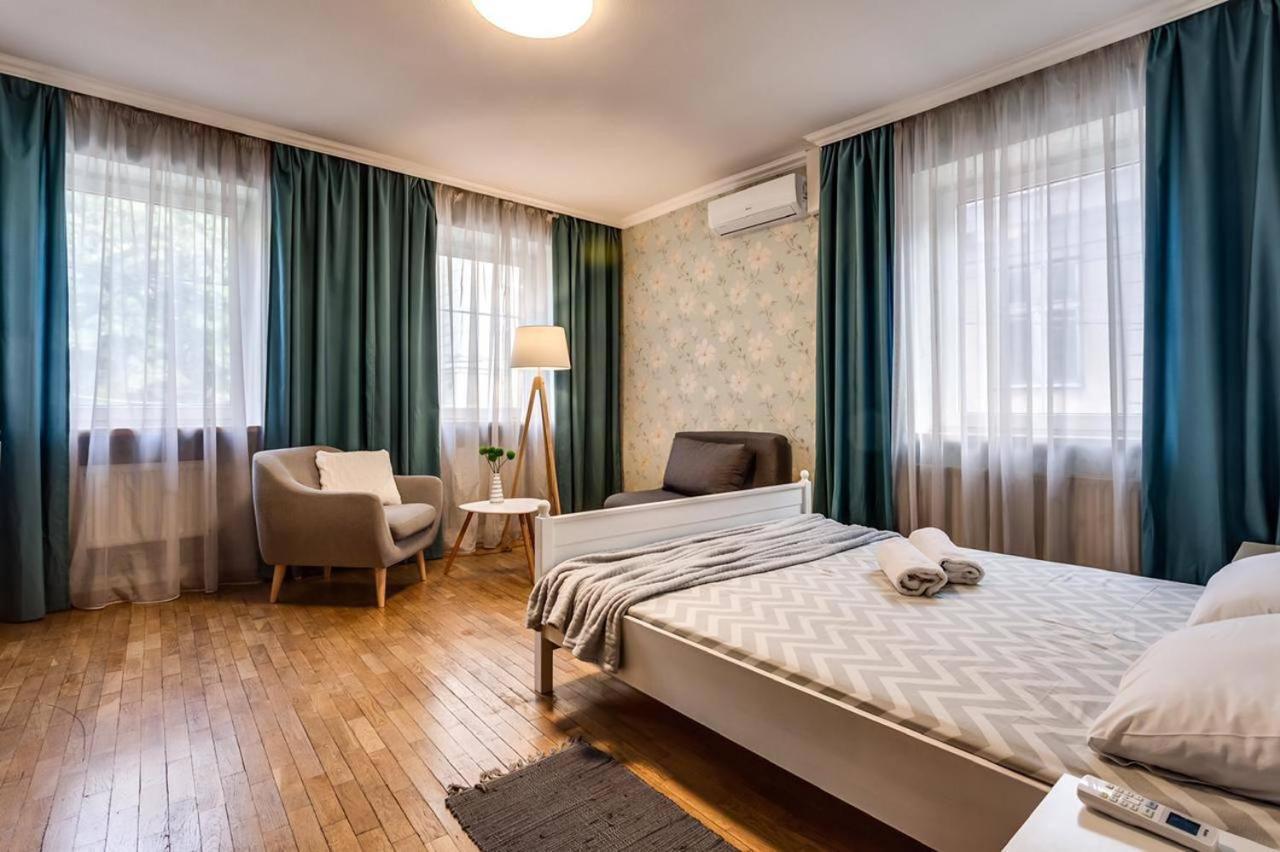 Apartamenty On Knyazya Romana 리비프 외부 사진