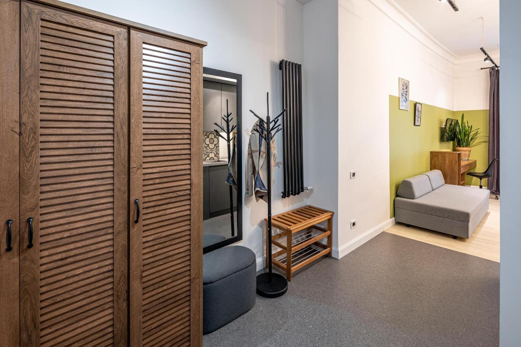 Apartamenty On Knyazya Romana 리비프 외부 사진