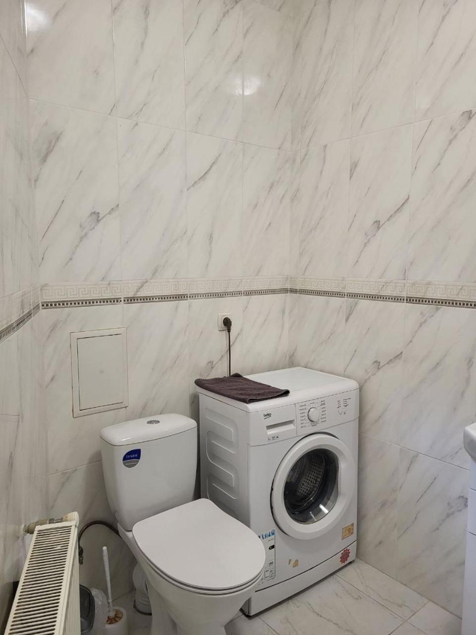 Apartamenty On Knyazya Romana 리비프 외부 사진