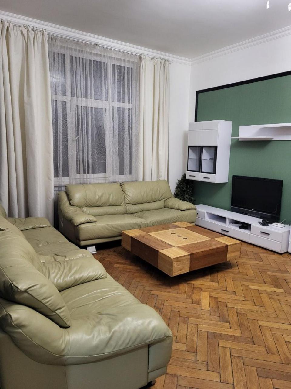 Apartamenty On Knyazya Romana 리비프 외부 사진