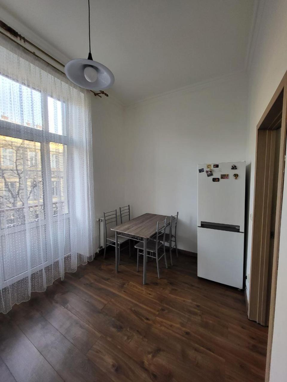 Apartamenty On Knyazya Romana 리비프 외부 사진